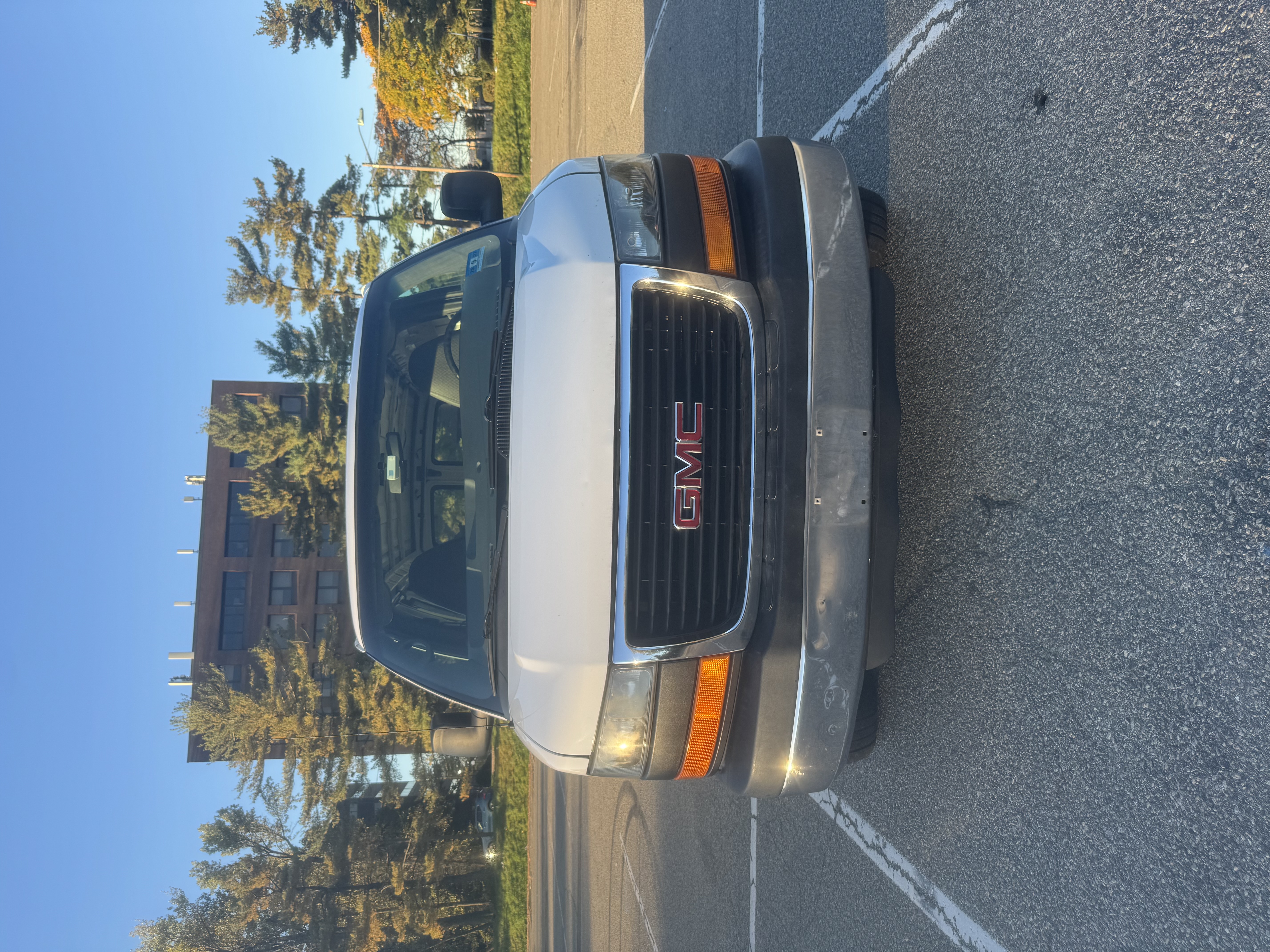 Used 2015 GMC Savana 2500 RWD image 2