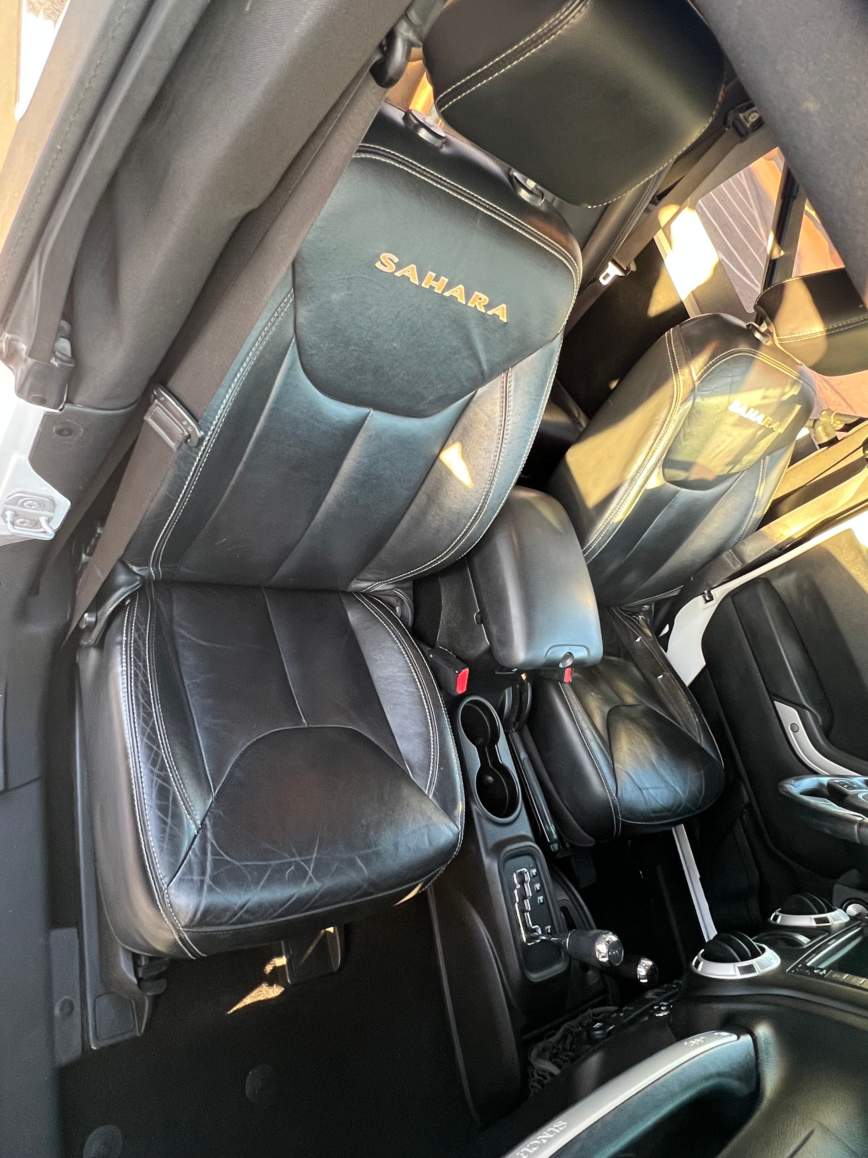Used 2014 Jeep Wrangler Sahara w/ Connectivity Group AWD/4WD image 9
