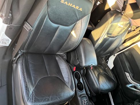 Used 2014 Jeep Wrangler Sahara w/ Connectivity Group AWD/4WD image 9