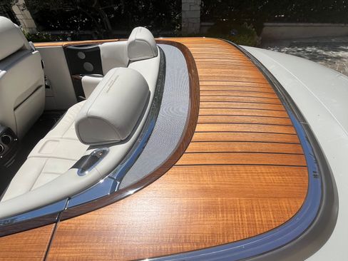 Used 2014 Rolls-Royce Phantom Drophead Coupe RWD image 32