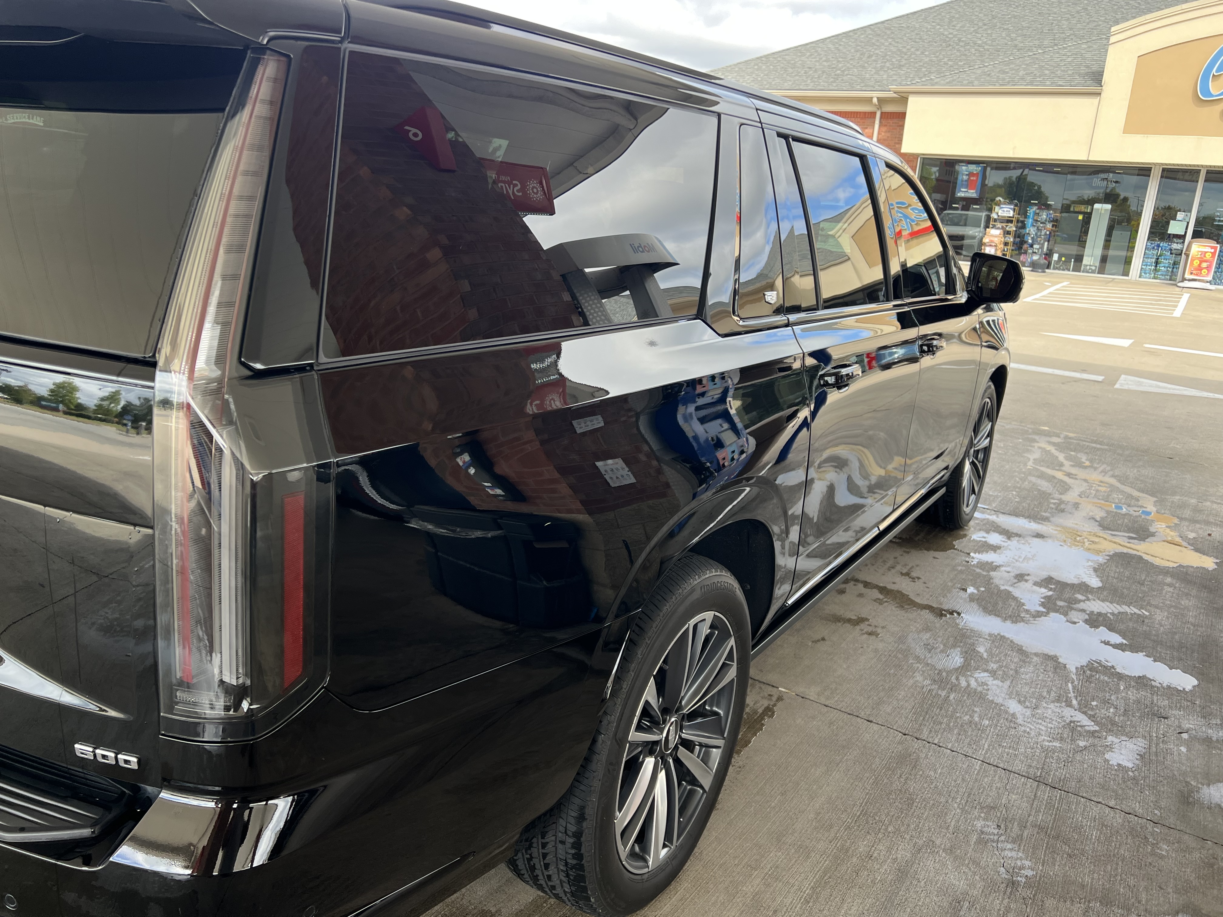 Used 2025 Cadillac Escalade ESV Sport w/ Touring Package AWD/4WD image 6