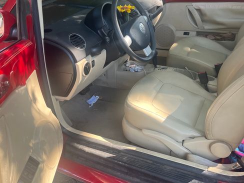 Used 2007 Volkswagen Beetle Convertible FWD image 6