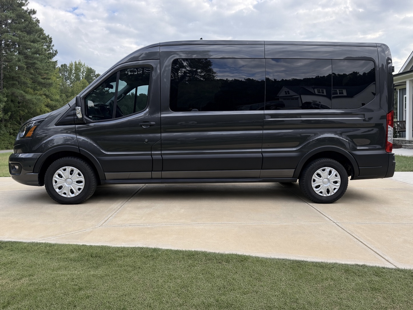 Used 2025 Ford Transit 350 XLT RWD image 2