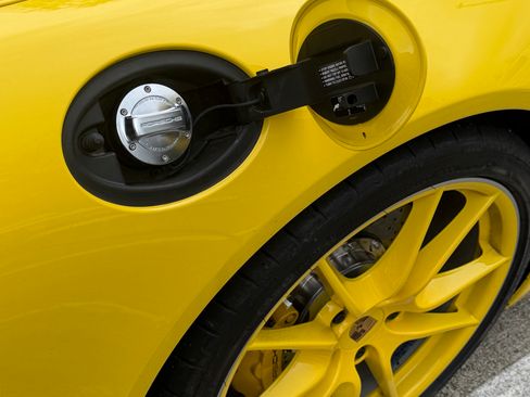 Used 2016 Porsche 911 Carrera 4 GTS image 17