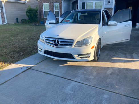 Used 2012 Mercedes-Benz C 250 Sedan image 9