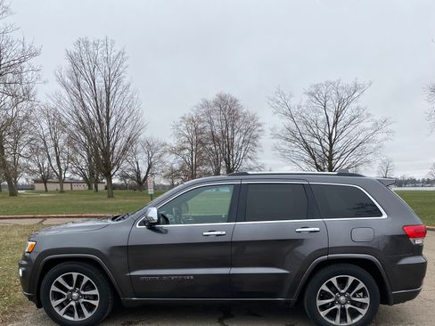 Used 2017 Jeep Grand Cherokee Overland image 1