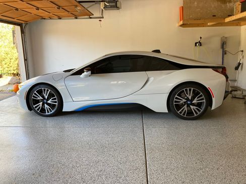 Used 2016 BMW i8 image 21