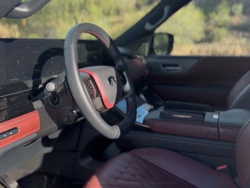 Used 2025 INFINITI QX80 Autograph w/ Autograph Exterior Package image 8