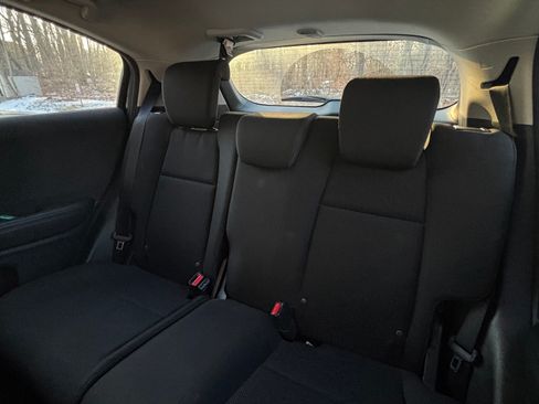 Used 2018 Honda HR-V EX image 5