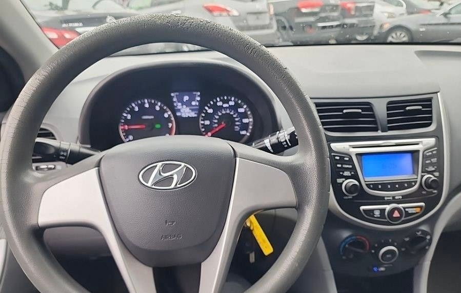 Used 2012 Hyundai Accent GLS FWD image 14