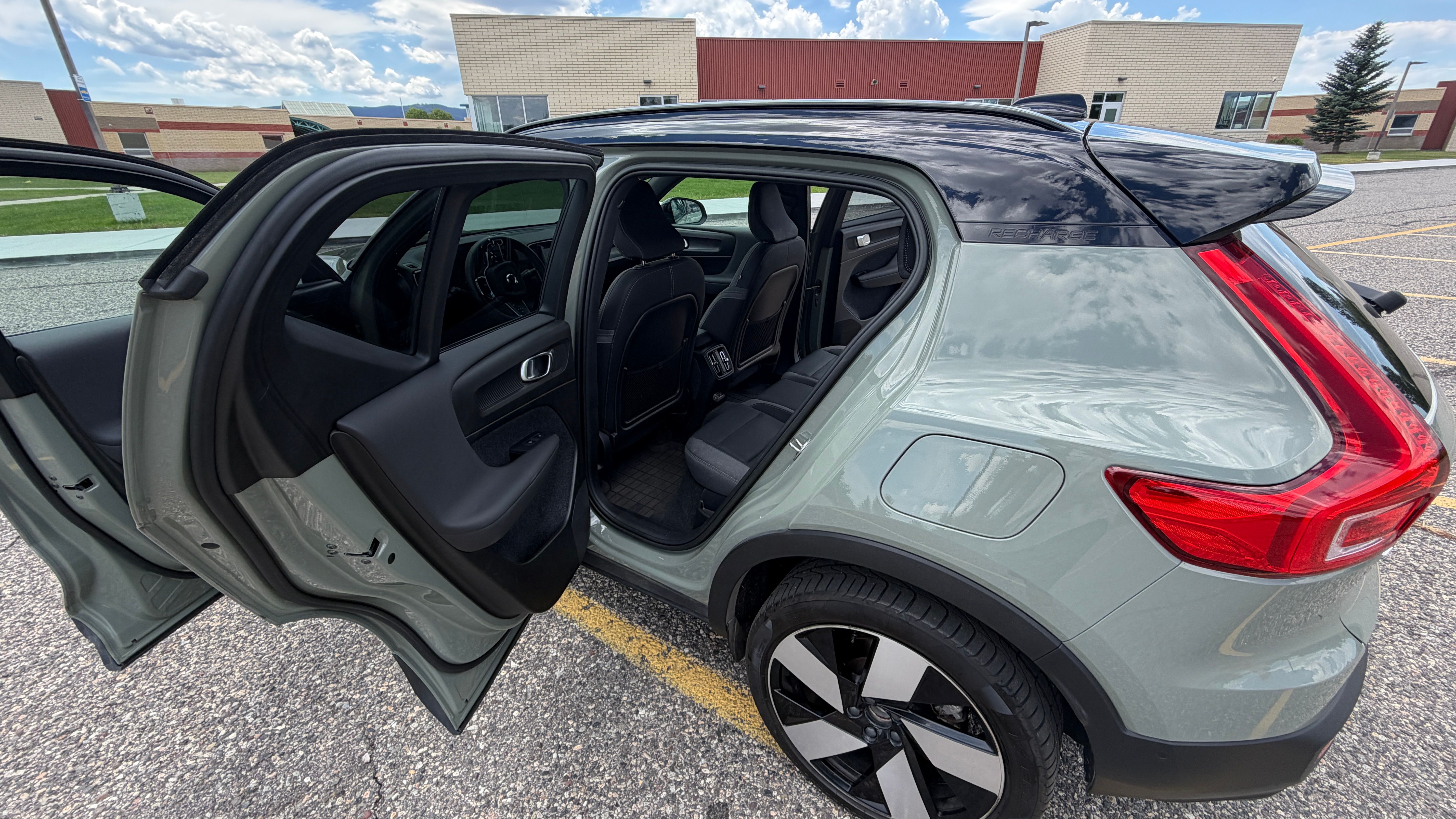 Used 2023 Volvo XC40 Recharge Ultimate AWD/4WD image 8