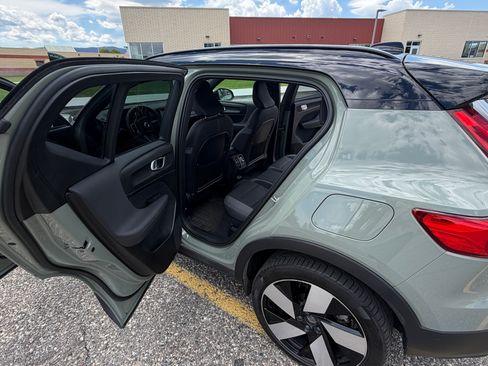 Used 2023 Volvo XC40 Recharge Ultimate AWD/4WD image 8