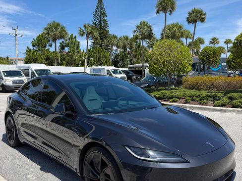 Used 2024 Tesla Model 3 Performance AWD/4WD image 1