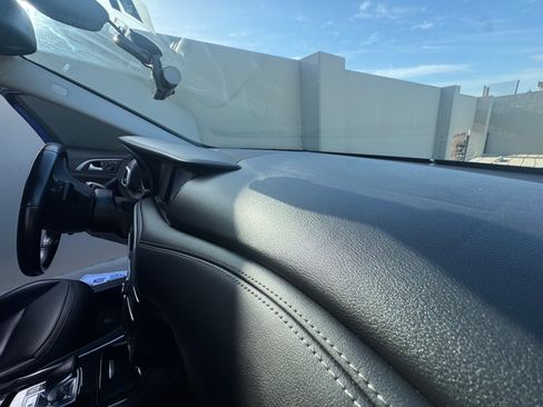 Used 2017 INFINITI QX30 FWD image 13