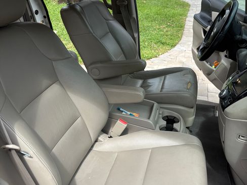 Used 2015 Honda Odyssey EX-L image 11