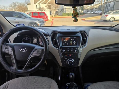 Used 2017 Hyundai Santa Fe Sport image 6