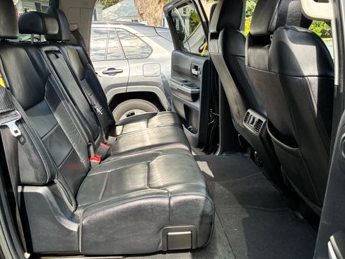 Used 2016 Toyota Tundra Limited w/ Limited Premium Package image 11