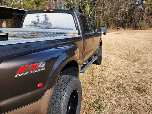 Used 2005 Ford F350 Lariat image 14