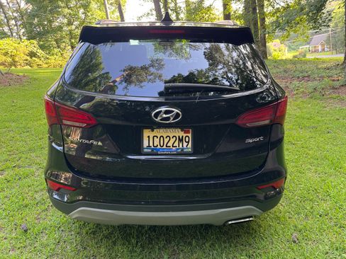Used 2018 Hyundai Santa Fe Sport w/ 2.4L Value Package 02 FWD image 9