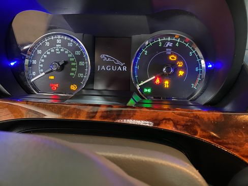 Used 2007 Jaguar XKR R image 8