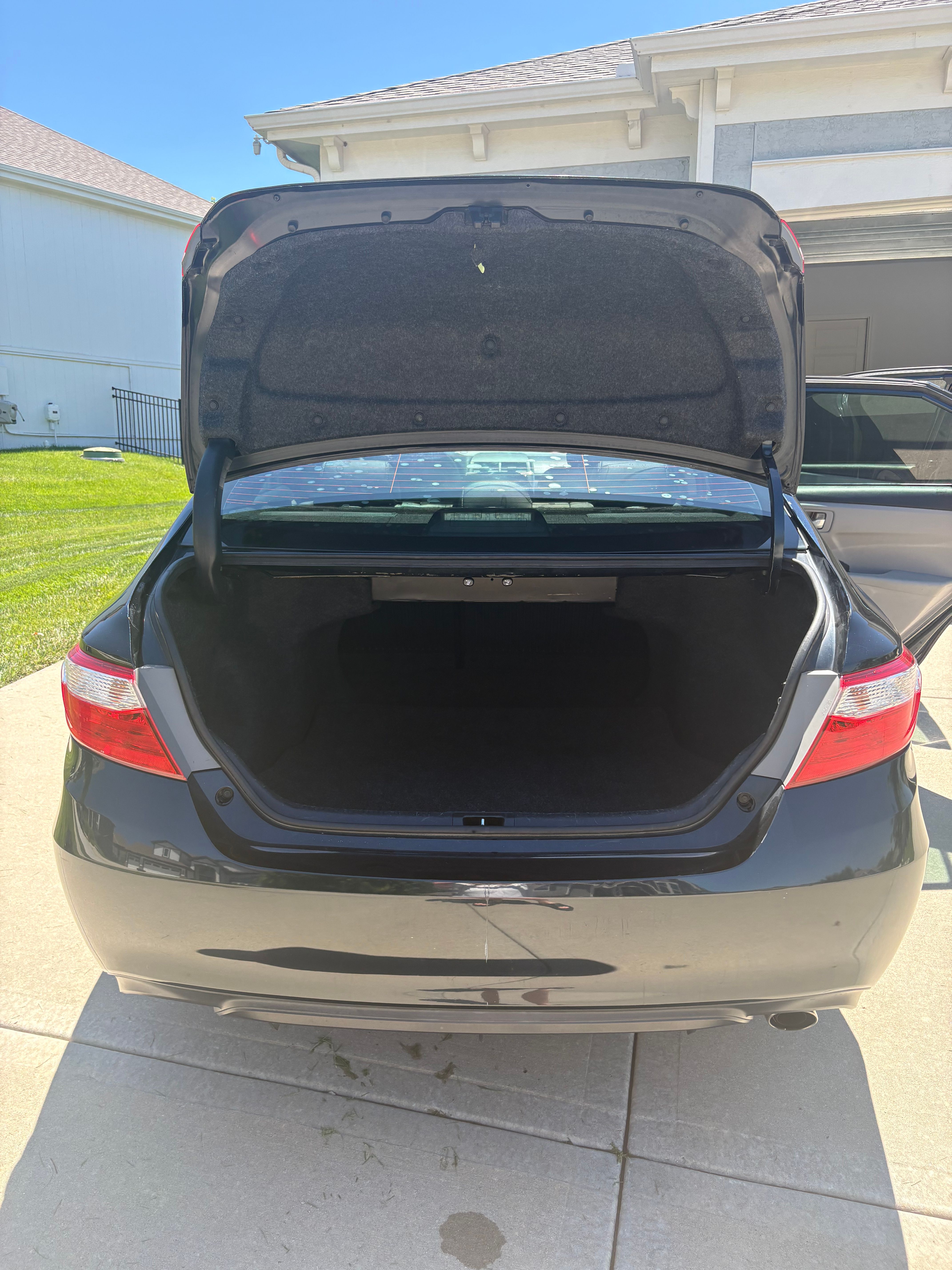 Used 2016 Toyota Camry SE FWD image 6