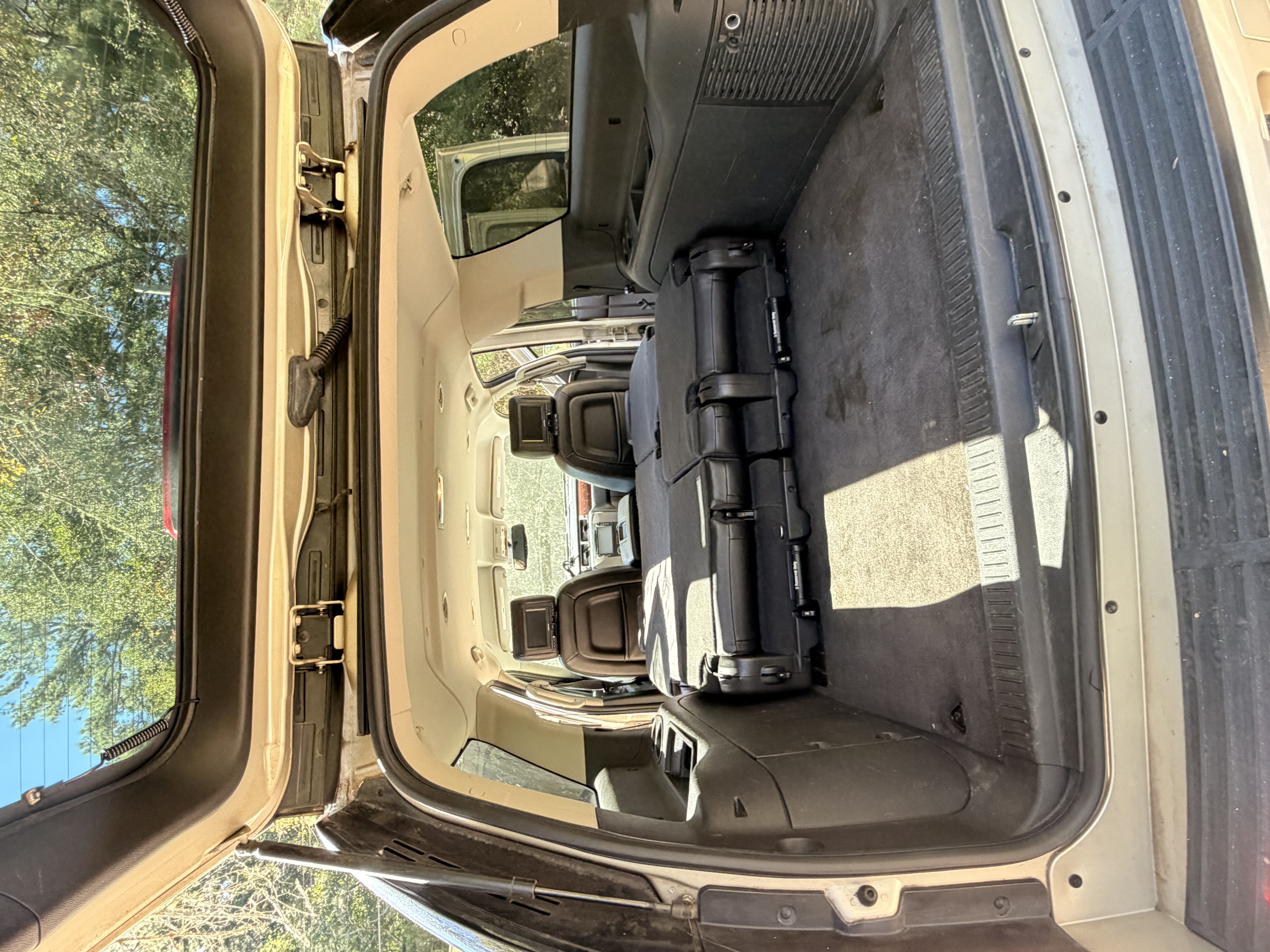 Used 2013 GMC Yukon XL SLT RWD image 25