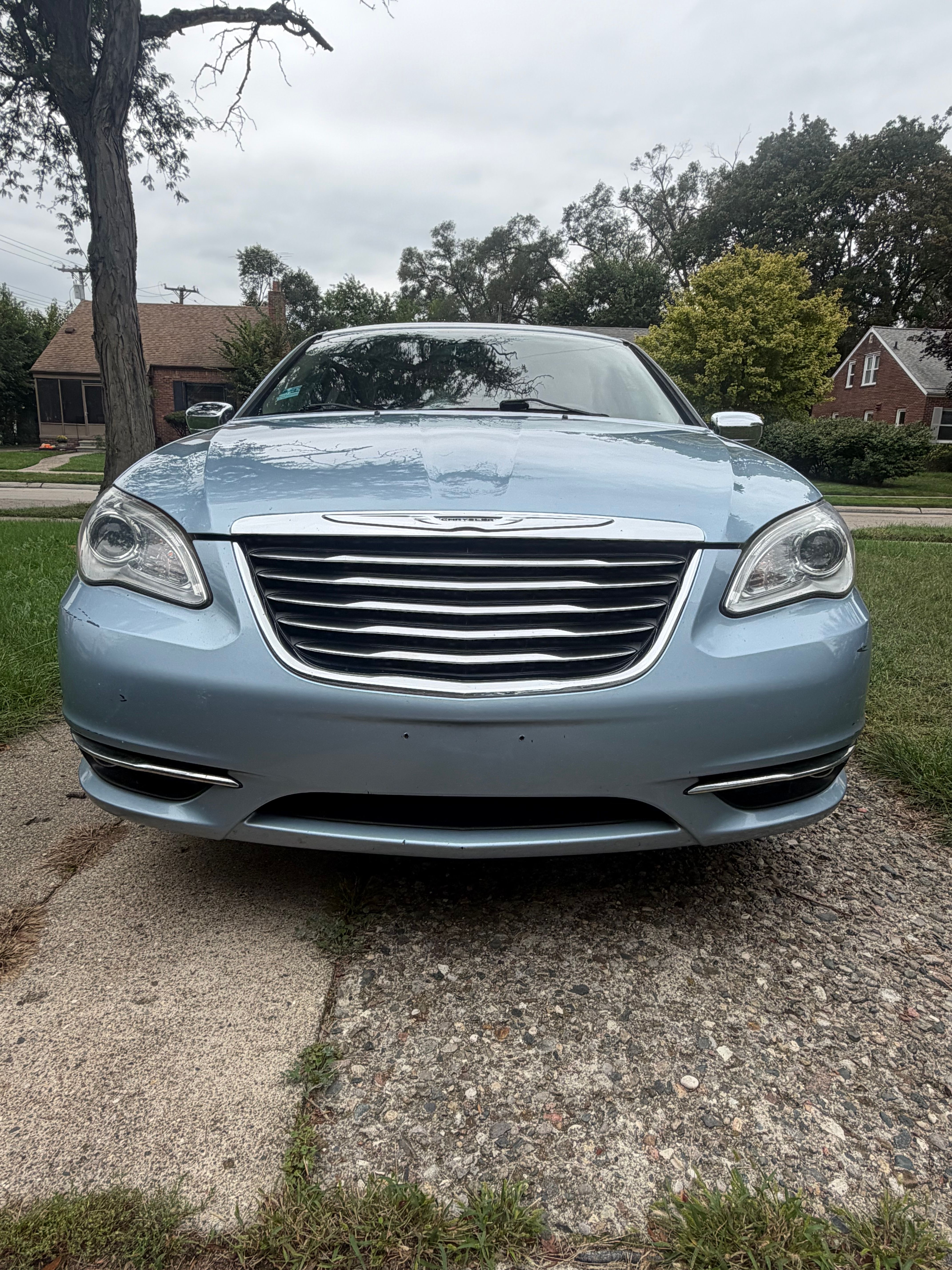 Used 2012 Chrysler 200 Limited FWD image 5