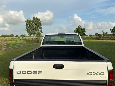 Used 1997 Dodge Ram 1500 Truck 4x4 Club Cab image 12