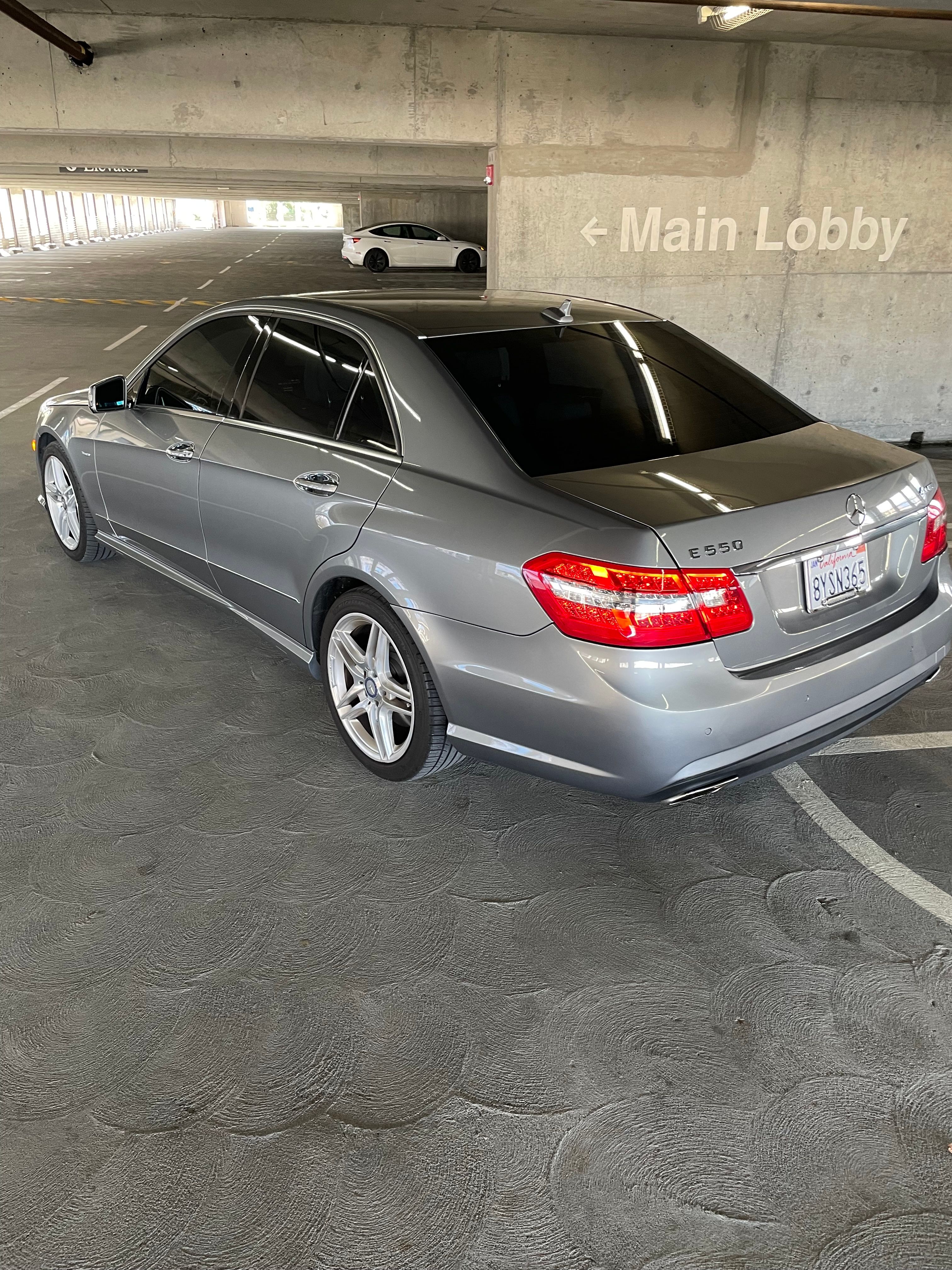 Used 2012 Mercedes-Benz E 550 4MATIC Sedan image 5
