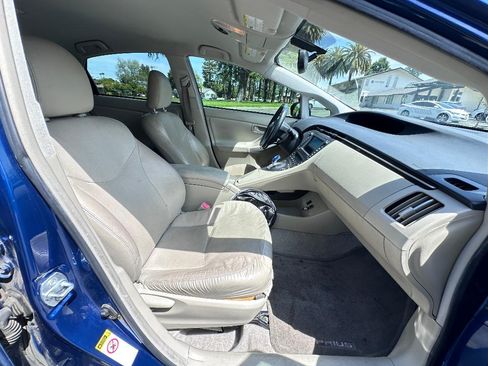 Used 2010 Toyota Prius Five image 30