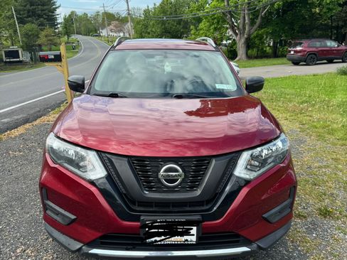 Used 2018 Nissan Rogue SV AWD/4WD image 1