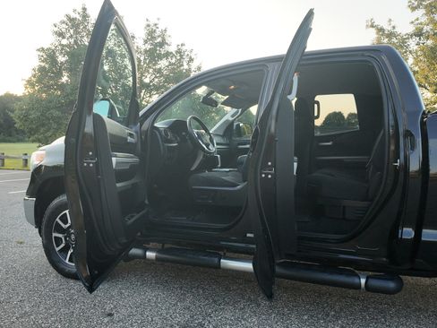 Used 2016 Toyota Tundra SR5 w/ TRD Off Road Package AWD/4WD image 9
