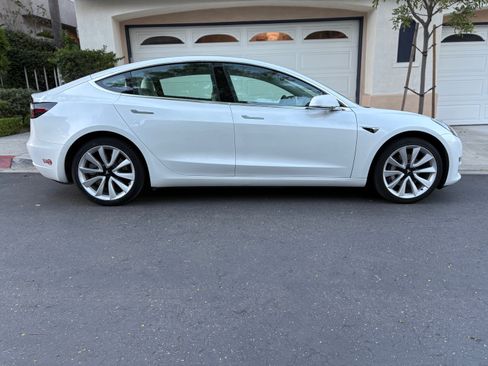 Used 2020 Tesla Model 3 Standard Range Plus image 5