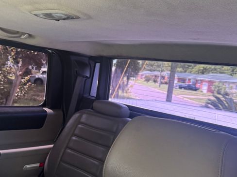 Used 2007 HUMMER H2 SUT w/ Chrome Appearance Package AWD/4WD image 11