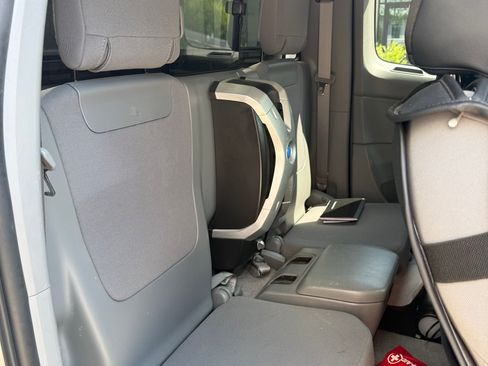 Used 2011 Toyota Tacoma 4x4 Access Cab V6 w/ TRD Off-Road Pkg image 14