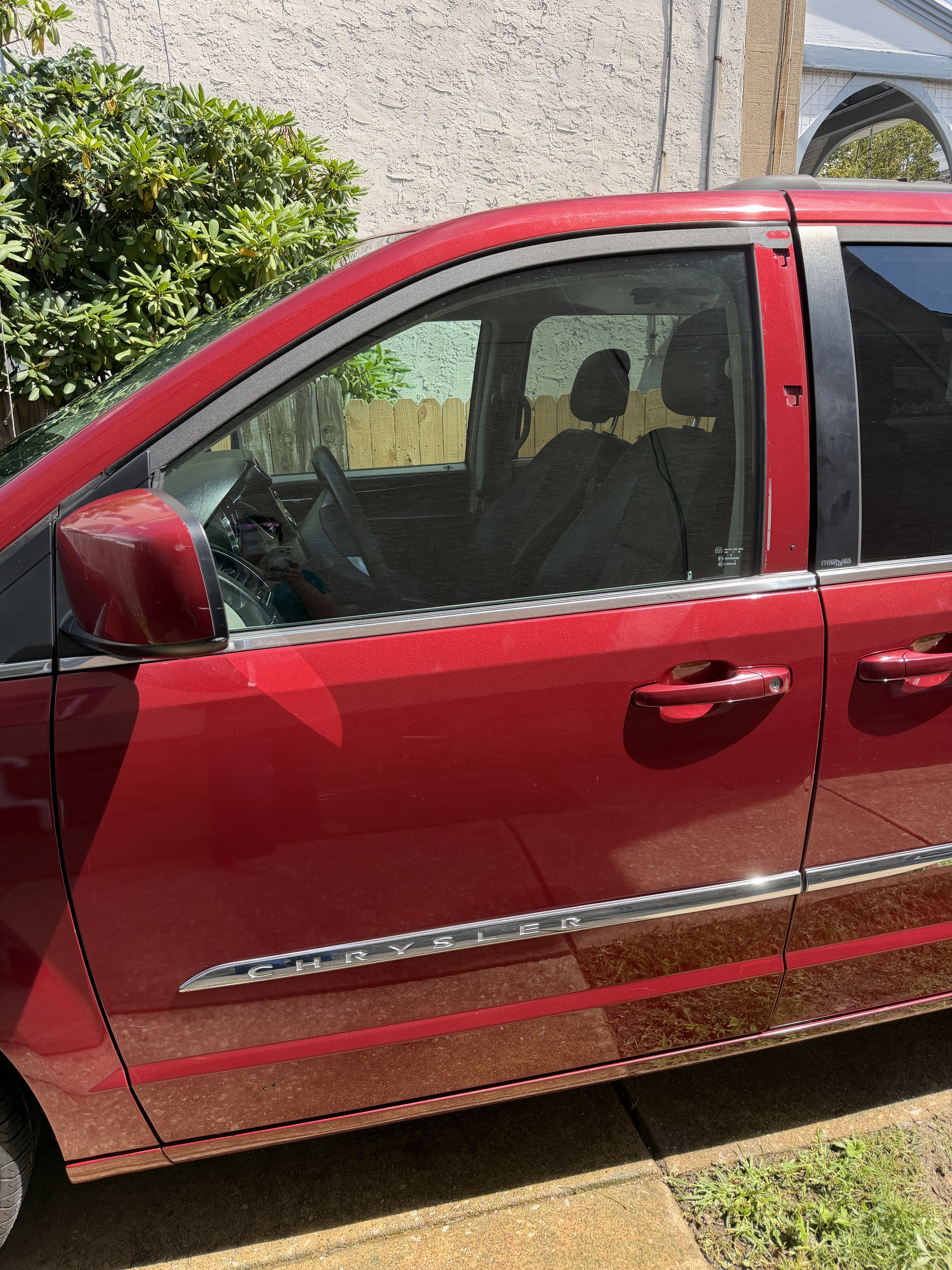 Used 2014 Chrysler Town & Country Touring FWD image 14
