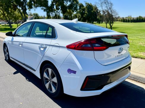 Used 2019 Hyundai Ioniq Limited w/ Ultimate Package 02 FWD image 6