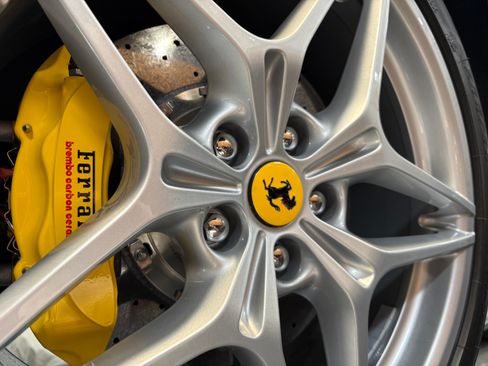 Used 2015 Ferrari California T RWD image 24
