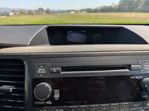 Used 2011 Toyota Sienna LE w/ Towing Pkg image 14