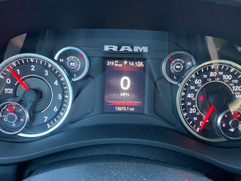 Used 2024 RAM 2500 Big Horn w/ Night Edition AWD/4WD image 6