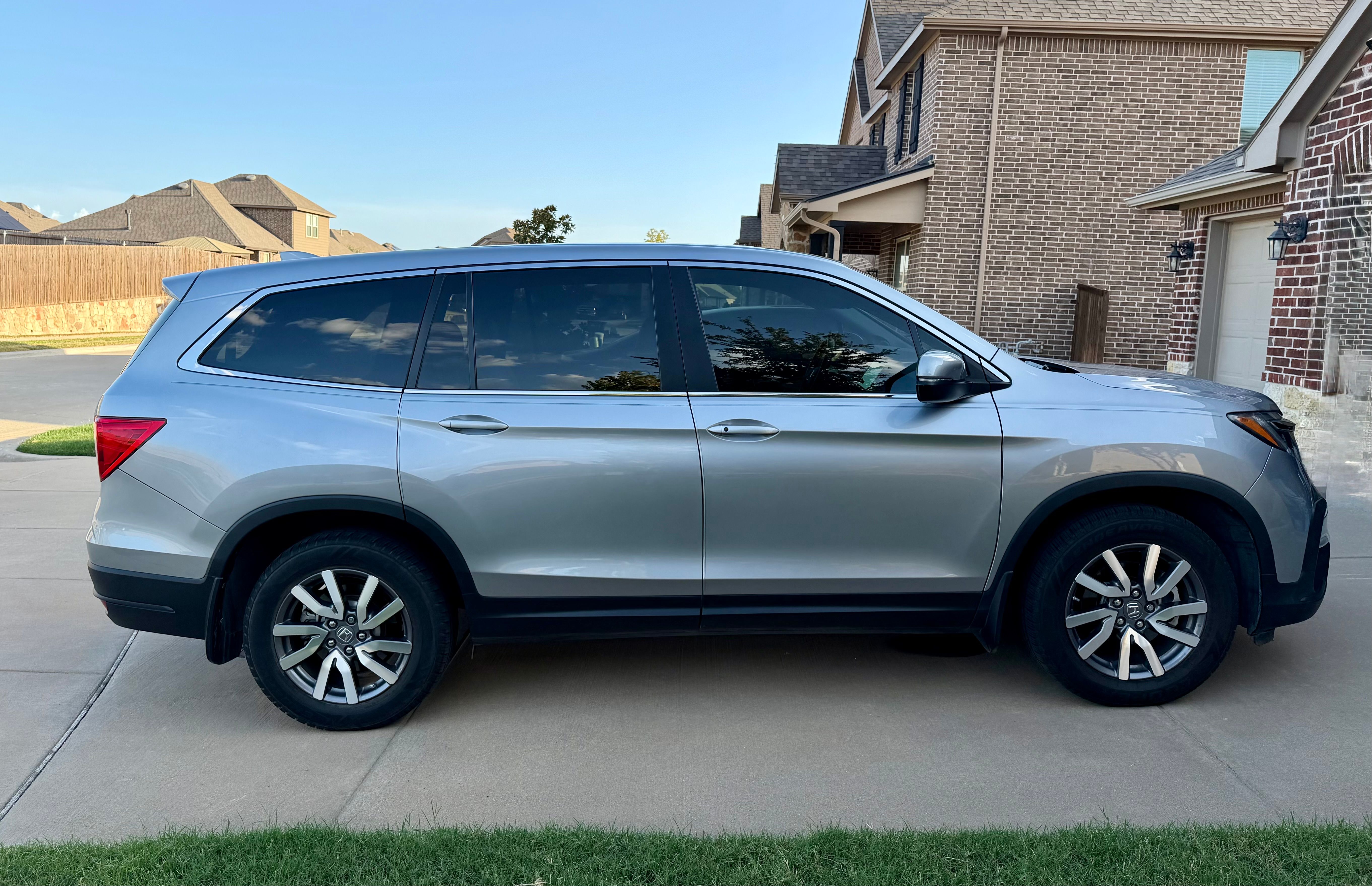 Used 2020 Honda Pilot EX image 1