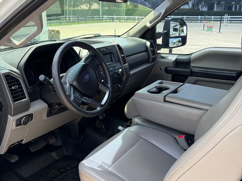 Used 2017 Ford F250 XL w/ STX Appearance Package AWD/4WD image 9