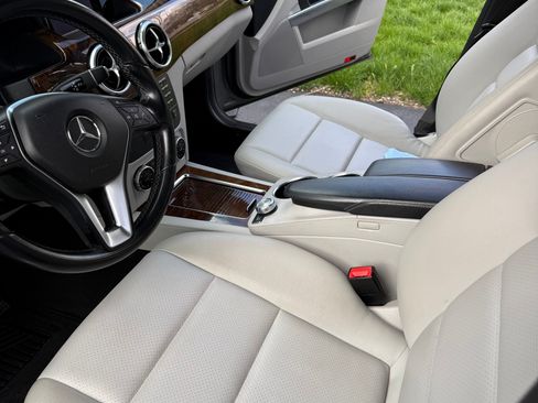 Used 2013 Mercedes-Benz GLK 350 4MATIC image 9