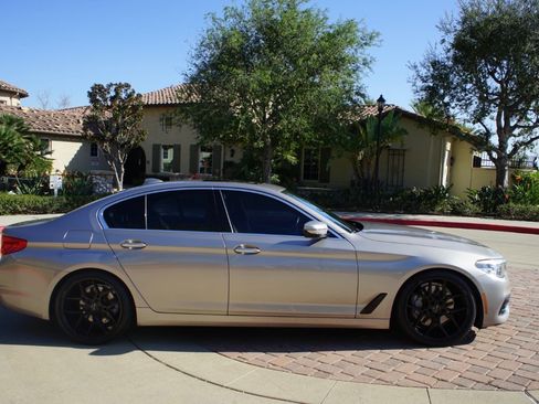 Used 2017 BMW 530i 530i Sedan 4D image 4
