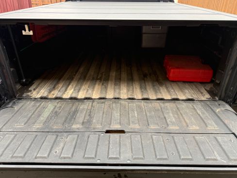 Used 2024 GMC Sierra 2500 AT4 w/ Technology Package image 8