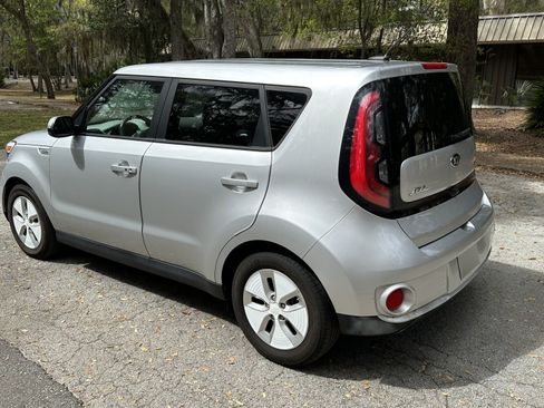 Used 2016 Kia Soul EV image 10