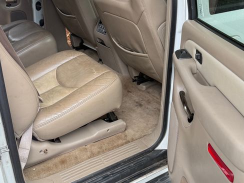 Used 2005 GMC Yukon XL Denali AWD/4WD image 10