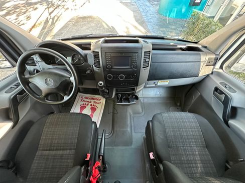 Used 2018 Mercedes-Benz Sprinter 2500 image 5