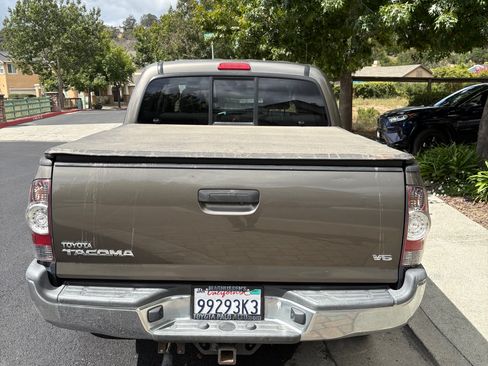 Used 2013 Toyota Tacoma 4x4 Double Cab w/ TRD Off-Road Pkg image 5