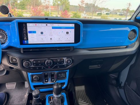 Used 2024 Jeep Wrangler Sport image 12